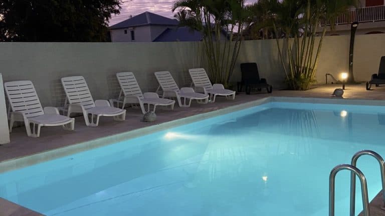 Piscine du Nid Tropical